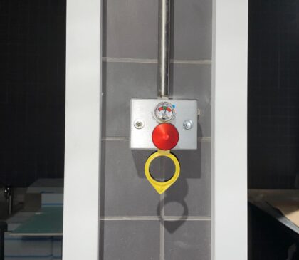 Tirador manual para sistema contra incendios en campana de restaurante instalado